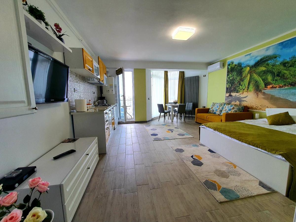 Alezzi Majestic Apartments 115 那沃达利 外观 照片