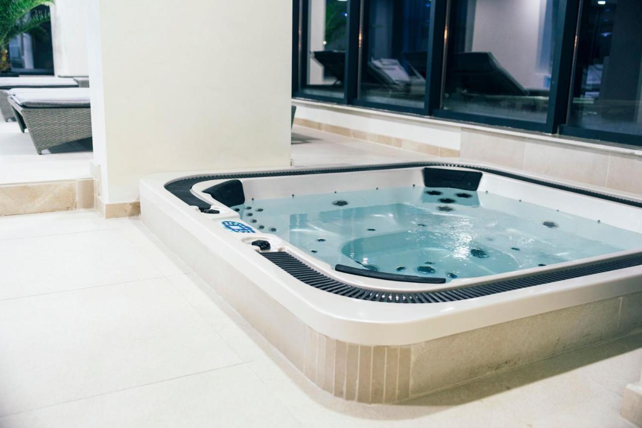 Alezzi Majestic Apartments 115 那沃达利 外观 照片